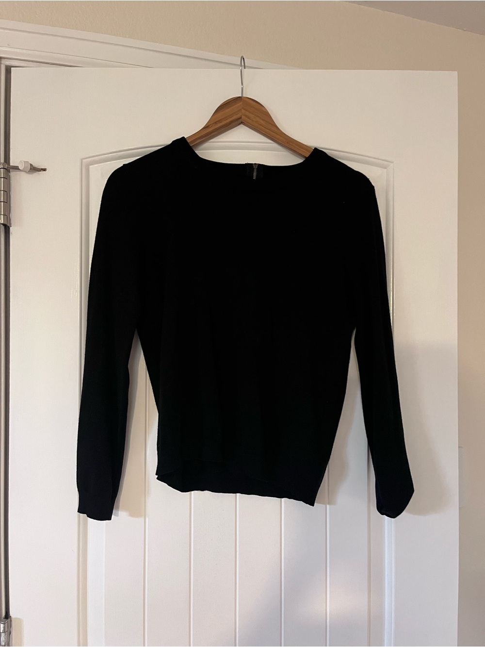 Forever 21 • Black Long-Sleeve Crewneck Sweater